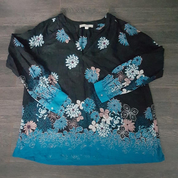 LOFT Tops - LOFT Blue floral blouse